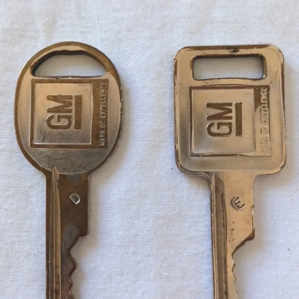 1 PAIR of Vintage GM 70s Chevy Van Keys Door & Ignition